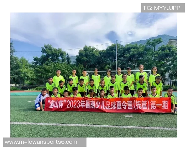 南京城市足球俱乐部奋勇拼搏再创辉煌助力地方足球发展与青训体系建设